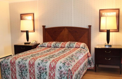 Hampton Hotel | Royale Coach Motor Lodge