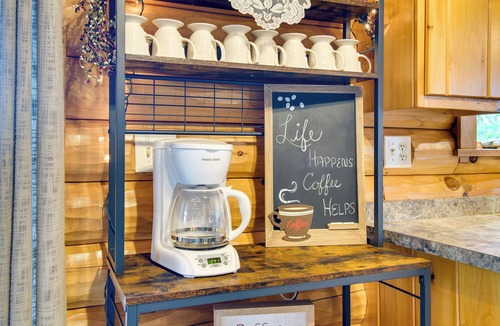 Romulus Cottage | Rural New York Vacation Rental w/Deck