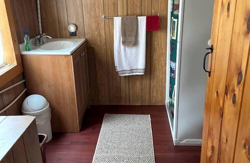 Pleasant Ridge Cabin | Rustic Cabin Rental with Excellent Hiking Trail Access near Augusta, Maine