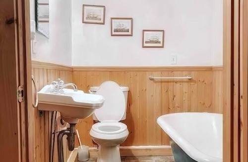 Pine Plains House | Rustic 2 bedroom Stissing Lake Guest Cabin