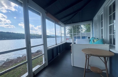 Alton Cabin | Rustic 4-bedroom cabin with WiFi, AC in charming Alton Bay on Lake Winni.