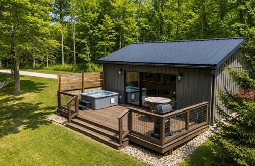 Madison Cabin | Rustic-Chic Woodside Cabin w/Hot Tub & Private Deck on 450-Acre Ohio Retreat