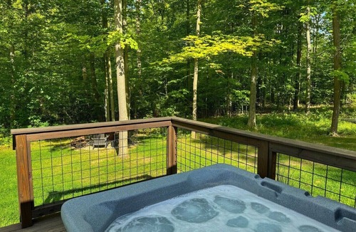 Madison Cabin | Rustic-Chic Woodside Cabin w/Hot Tub & Private Deck on 450-Acre Ohio Retreat