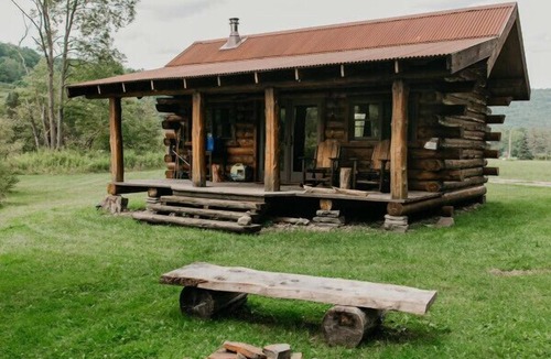 Shinglehouse Cabin | Rustic Creekside Cabin