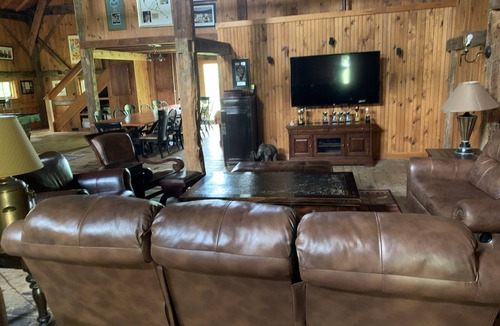 Wolfeboro House | Rustic Loft Barn that sleeps 5, close to downtown Wolfeboro