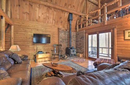 Eidelweiss Village House | Rustic Madison 'Treehouse' Cabin with Game Room!