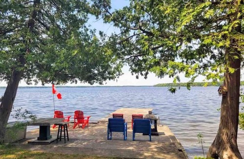 Pleasant Point Cottage | Rustic Pines Waterfront Cottage *CLEAR WATER*