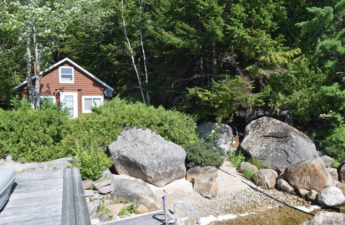 Sullivan Cabin | Rustic Waterfront Cabin on Pristine Tunk Lake!