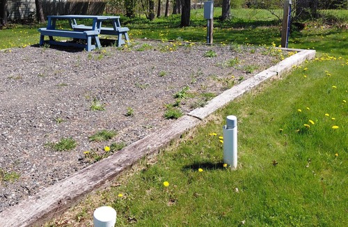 Searsport RV Rental | RV Pad only- city water/sewer & 30/50amp hook-ups, 2 minute walk to ocean!