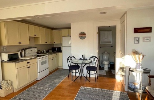 Rye Apartment | Rye Beach 1-Bedroom Condo | Private Beach Access & Walk to Petey’s Seafood