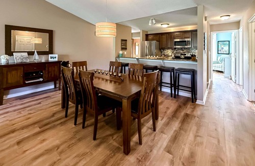 Bretton Woods Apartment | S29 Top-Floor Bretton Woods Condo with Stunning Mount Washington Views & Cozy Fireplace