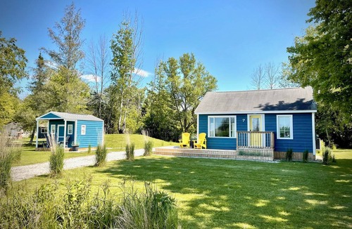 Tay Cottage | Saltbox by the Bay | Sunset Views, Bikes & Vetta Nordic Spa