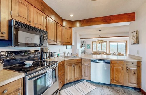 Quechee House | Saltbox townhome with views & fireplace - near Quechee Club, golf, & skiing