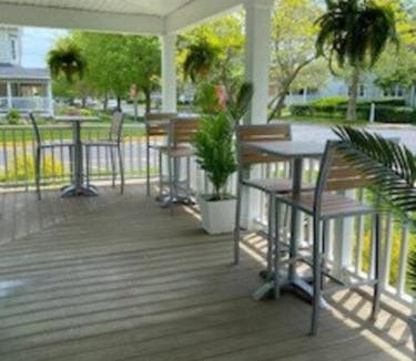 Wall Hotel | Saltwater Inn