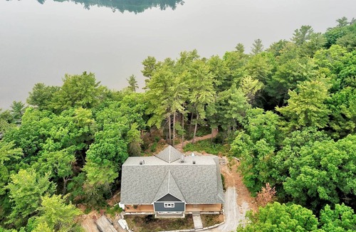 Jones Falls House | Sand Lake Retreat – Waterfront Cottage on Sand Lake, Rideau