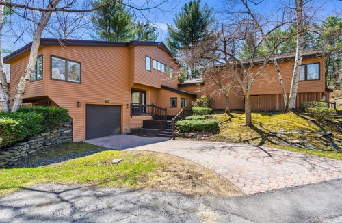 Quechee Condo | Sauna Condo with Golf Views, Coach Road