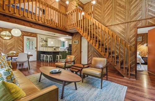 Bushkill Ski Chalet | Saw Creek Chalet Pools Lake Firepit Deck Gas Grill By Bushkill Falls