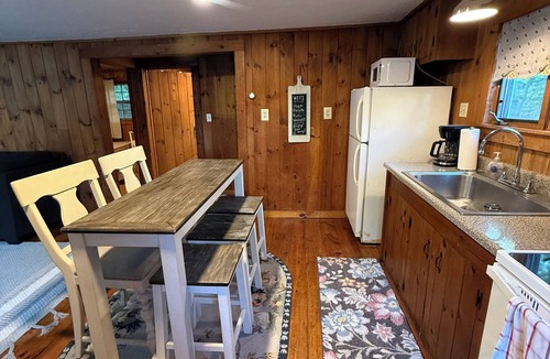 Gilmanton Cottage | Sawyer Lake Loon Call Cottage