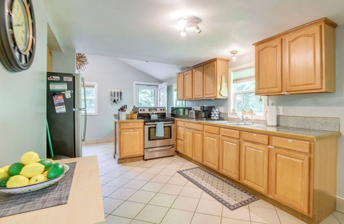Gilmanton House | Sawyer Lake Retreat w/Decks: Walk to Beach!
