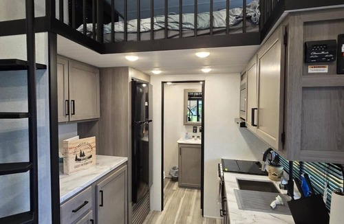 South Casco House | Scenic 2-bedroom Tiny Home on the Lake with dock, boat ramp & screenhouse