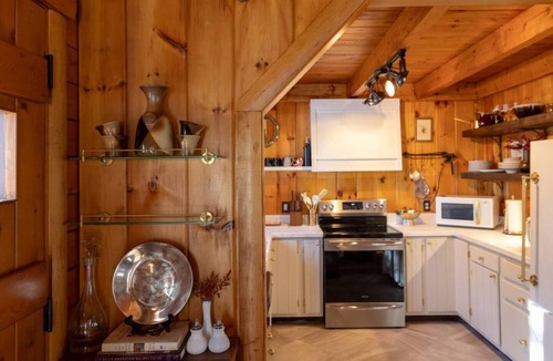 Gilford House | Scenic, Dog-Friendly Log Cabin: Minutes to Lake Winnipesaukee, Gunstock Mountain