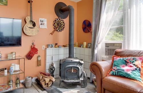 East Dorset Apartment | Scenic Dorset Duplex < 3 Mi to Emerald Lake!