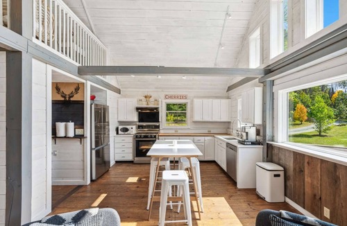 Woodstock House | Scenic Ridge Cabin with Sweeping Vermont Views