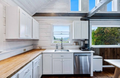 Woodstock House | Scenic Ridge Cabin with Sweeping Vermont Views