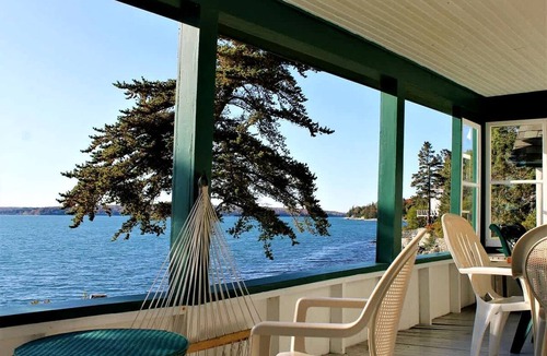 Hancock Point Cottage | Scenic Waterfront Summer Cottage with Ocean Views, Kayaking & Beach Access near Bar Harbor, Hancock Point, Maine