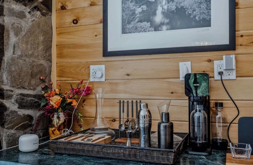 Quechee Cabin | Screened-Porch Home, Killington Views & Pet-Friendly