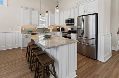 South End Condo | Sea Glass House – 5BR/3BA Coastal Escape Near the Beach