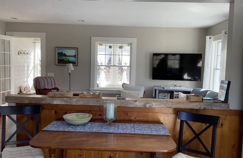 Eastham Cottage | “Sea La Vie”, a Sweet Cottage in the National Seashore!