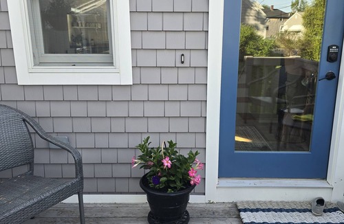 Scarborough Cottage | Sea Rose Cottage- 4-bedroom cottage with Bunkhouse, Walk to Pine Point Beach