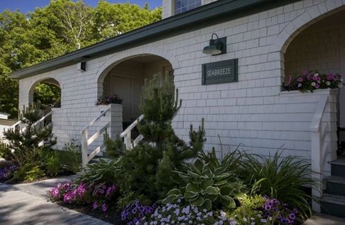 Boothbay Harbor Apartment | Seabreeze 1 | Oceanfront 2 Queens + Fireplace