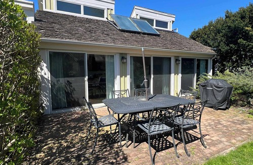 Shinnecock Hills Cottage | Seabreeze 4 Charming Cottage footsteps to beach
