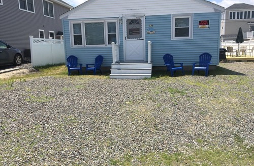 Seabrook House | Seabrook 136 Franklin St Front Unit Steps to Beach-Memorial Day-2 -Duplexes