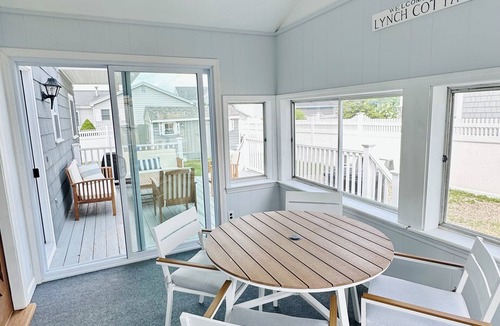 Seabrook House | Seabrook Beach House 4 BR Sleeps 10 - 100 steps to beautiful sand beach