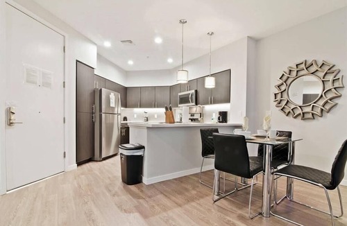 Seaport District Apartment | Seaport 1 BR | Fitness Center | Desk + Wi-Fi