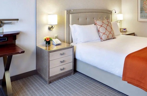 Seaport District Hotel | Seaport Boston | Deluxe King | Steps to Museums, Shops, Breweries