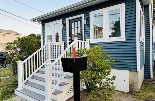 Cove - East Side - Shippan House | Seashell Bungalow - 3 Bed - Bath - Beach House