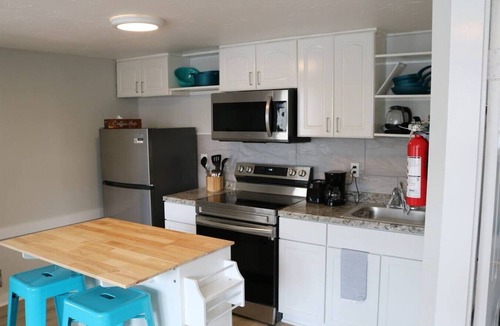 Hampton Apartment | Seaside Social Deluxe - Steps to Wally's, Goat