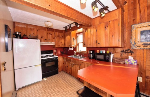 Eidelweiss Village House | Seasonal Mountain Getaway Near Skiing & Snowmobiling