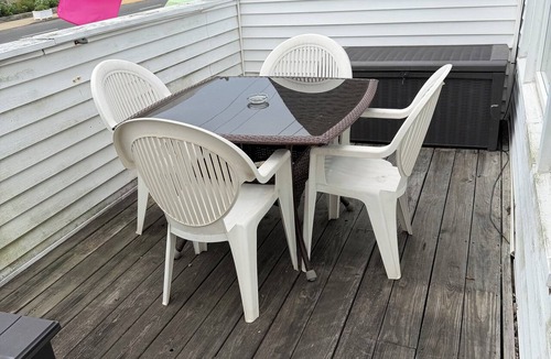 Beach Haven Apartment | Seasonal rental- pet friendly 2 bedroom apt in Beach Haven - AC & washer/dryer