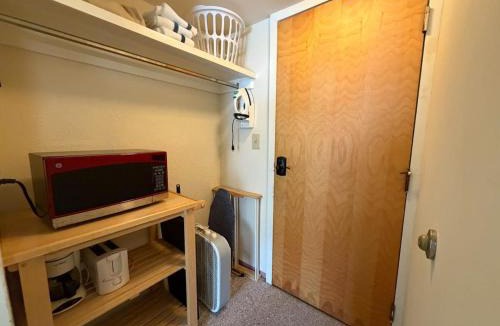 Warren Apartment | Seasons 303