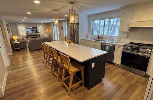 North Windham House | Sebago Basin Retreat | Sleeps 12 | Beach Access | Mooring | Kayaks | Fire Pit