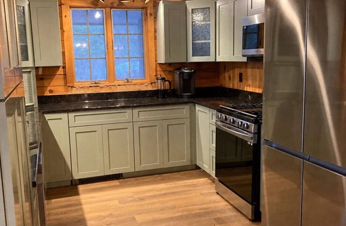 Bristol Hills Cabin | Secluded 3 Bedroom Cabin on 100 Acres