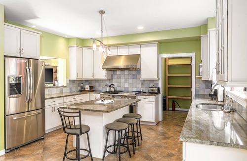 Killington House | Secluded 5K Sq Ft Retreat: Sauna, Hot Tub & Games