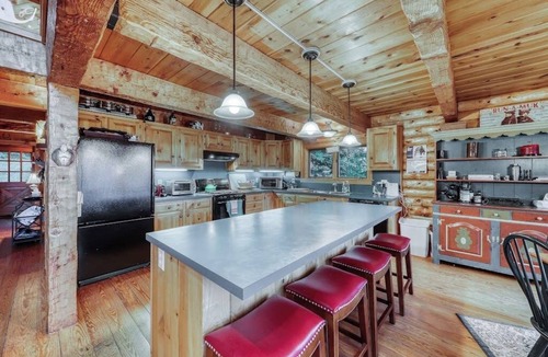 Andover House | Secluded Cabin w/Private Hot Tub, Pond, Fire Pit, Free WiFi, Close to Skiing
