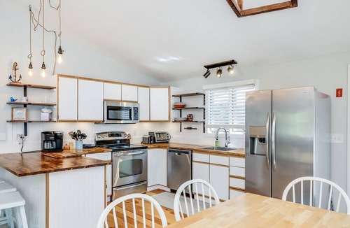 North Eastham House | Secluded Coastal Cape Cod Getaway | Near Beaches | Pets Considered