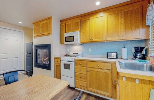 Eastern Vermont Cabin | Secluded, dog-friendly cabin with hot tub, mountain view, fireplace & deck